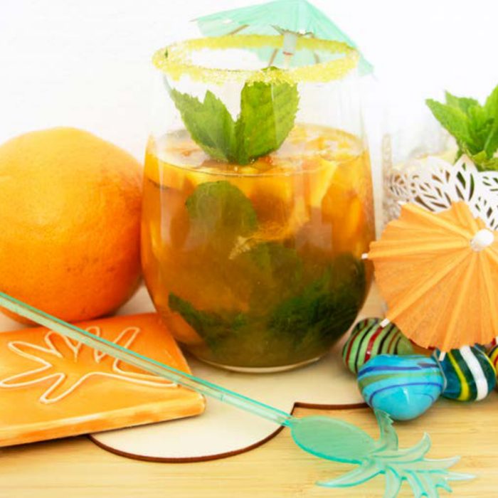 Mocktail com laranja e hortelã, do livro Água Irresistível